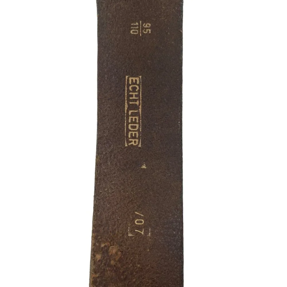 Vintage Brown Embossed Leather 2